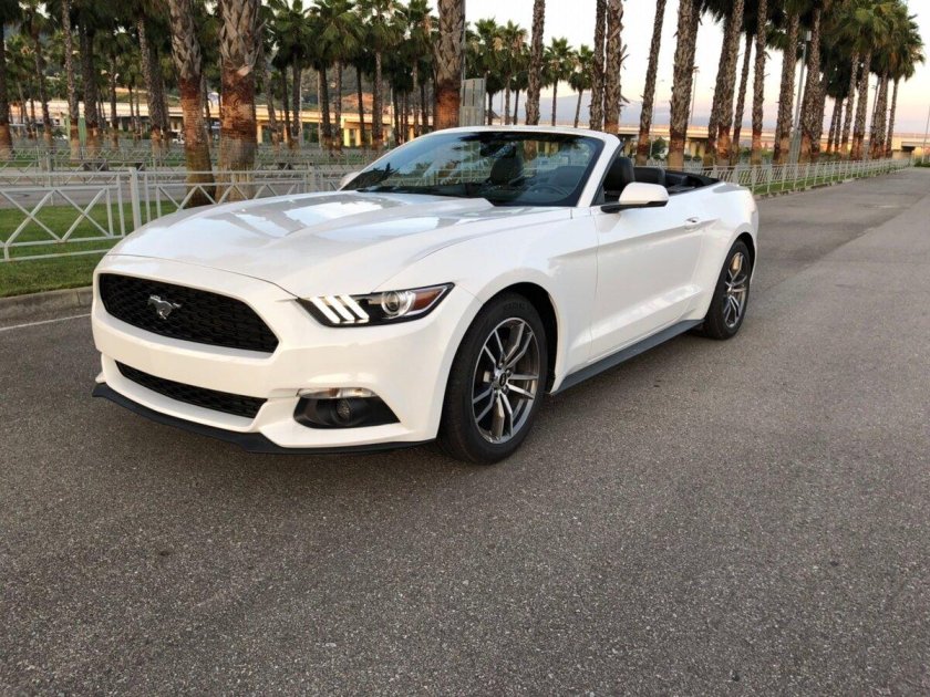 Ford Mustang 2020 кабриолет