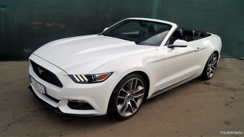 Форд Мустанг кабриолет белый