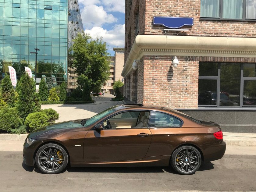 BMW e90 купе