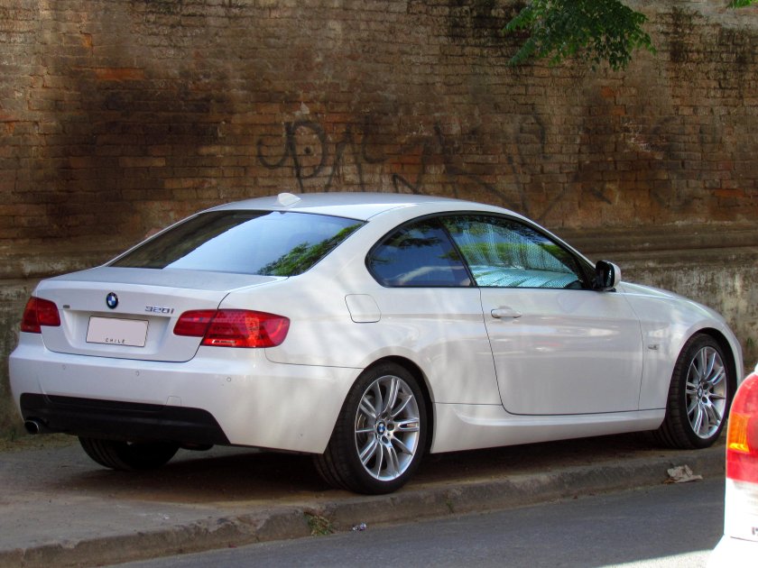 BMW 3 320i