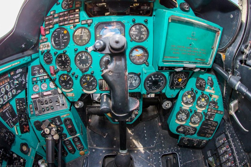 Ми-24 кабина