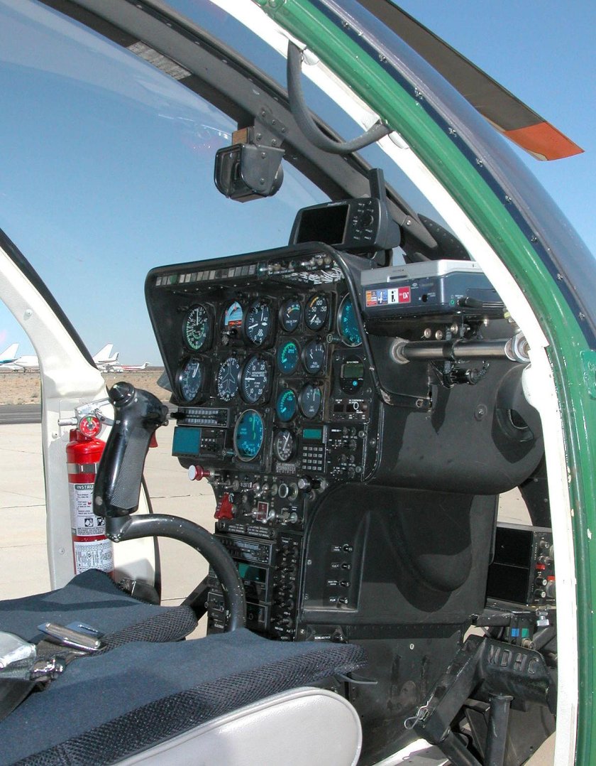 Вертолет MD 500 кокпит