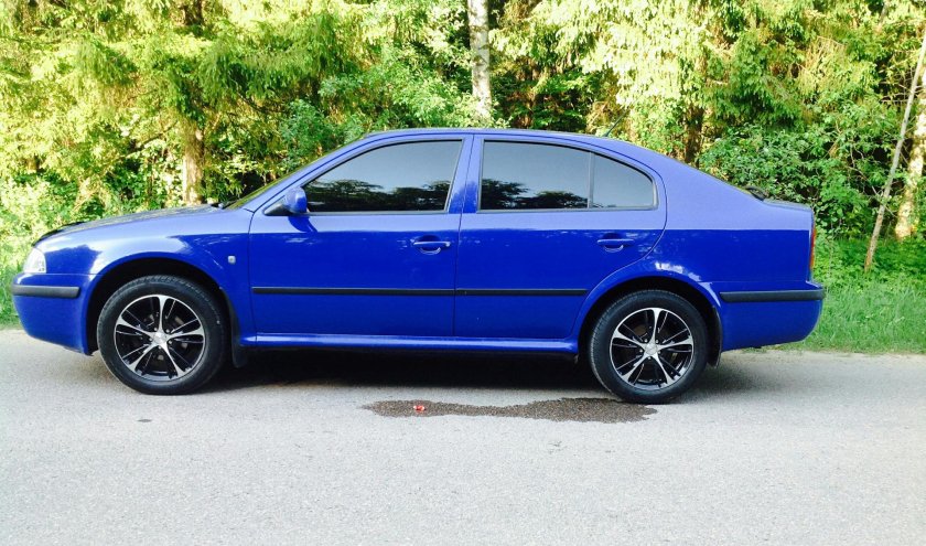 Skoda Octavia Tour синяя