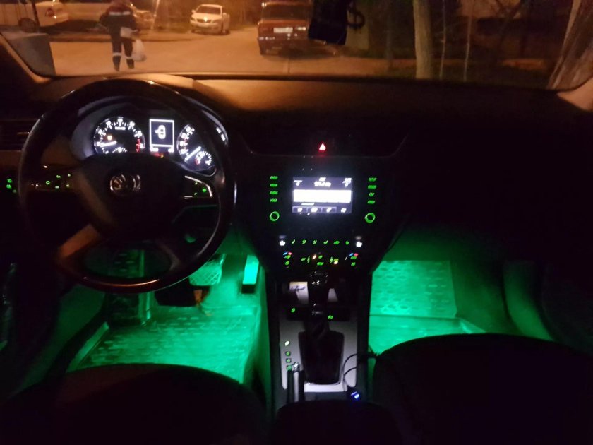 Подсветка салона Шкода Октавия а8