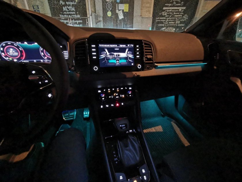 Подсветка салона Шкода Рапид 2021