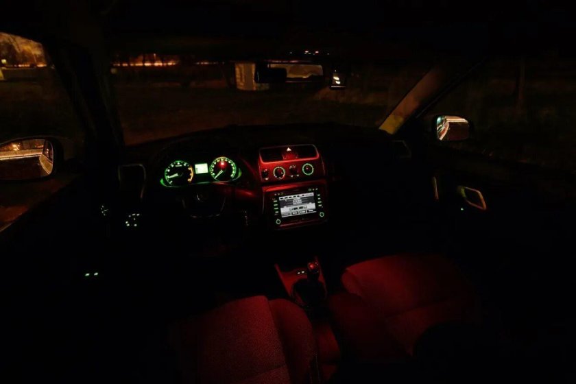 Освещение салона Шкода Фабия 2