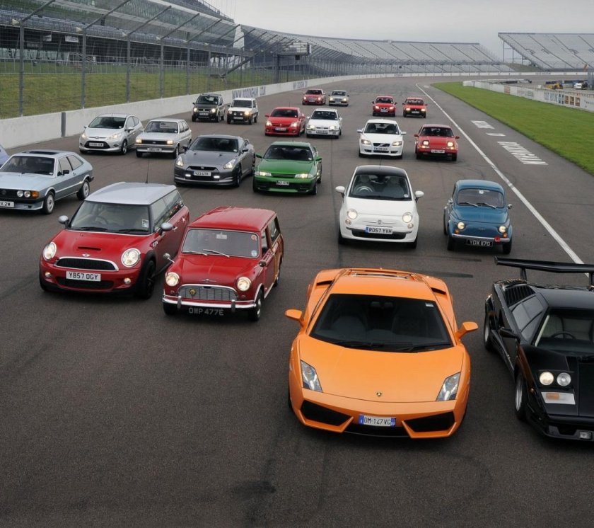 Много машин