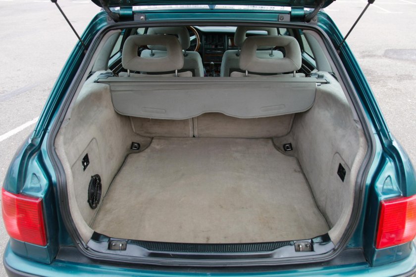 Ауди а6 Авант багажник c4