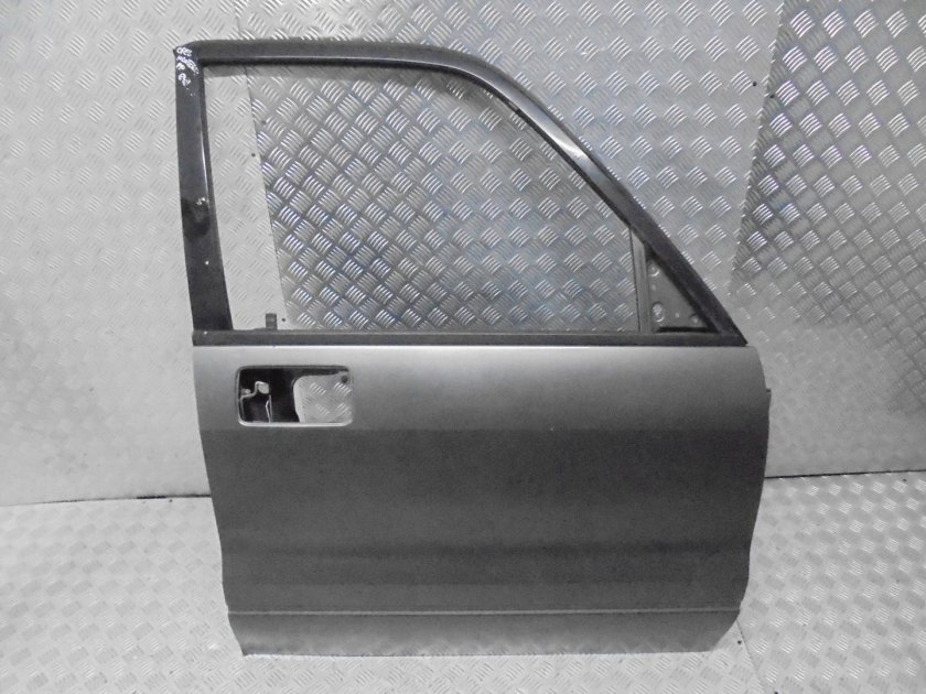 Дверь передняя правая mitsubishi pajero