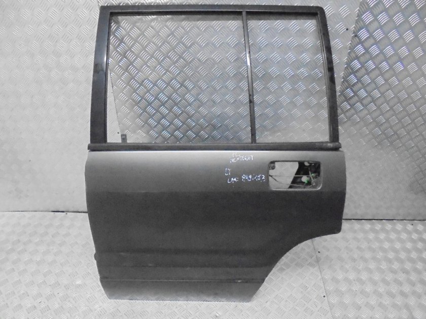 Задняя дверь