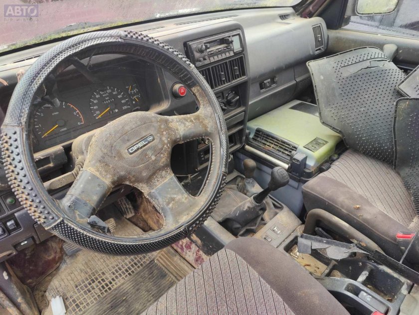 Опель Монтерей 1993