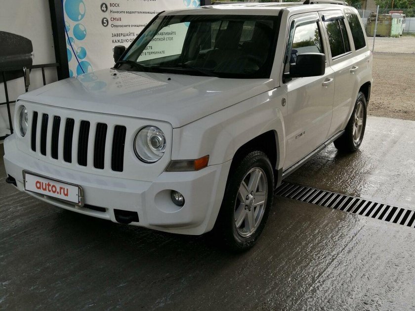 Джип Патриот белый