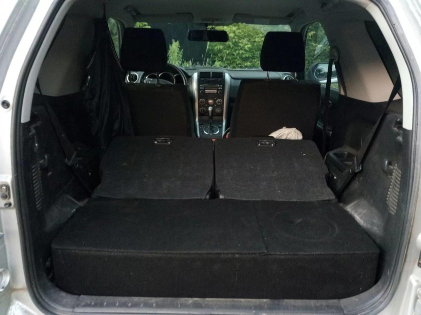 Suzuki Grand Vitara 2000 багажник