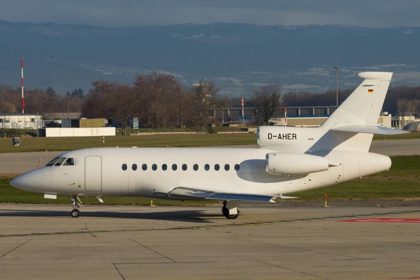 Dassault Falcon 900