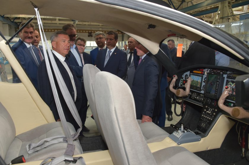 Самолет Минниханова Рустама