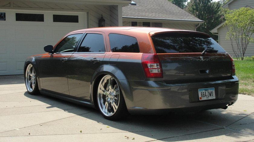 Додж Магнум 2005