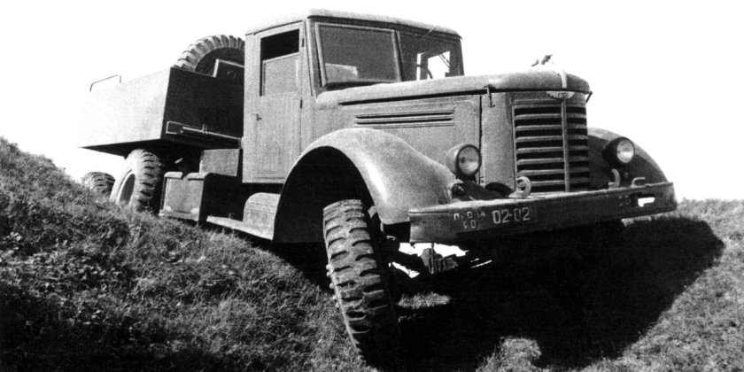 Тягач ЯАЗ 210