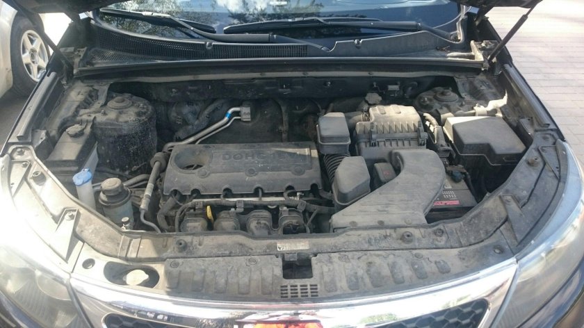 Kia Sorento 2.4 моторный отсек