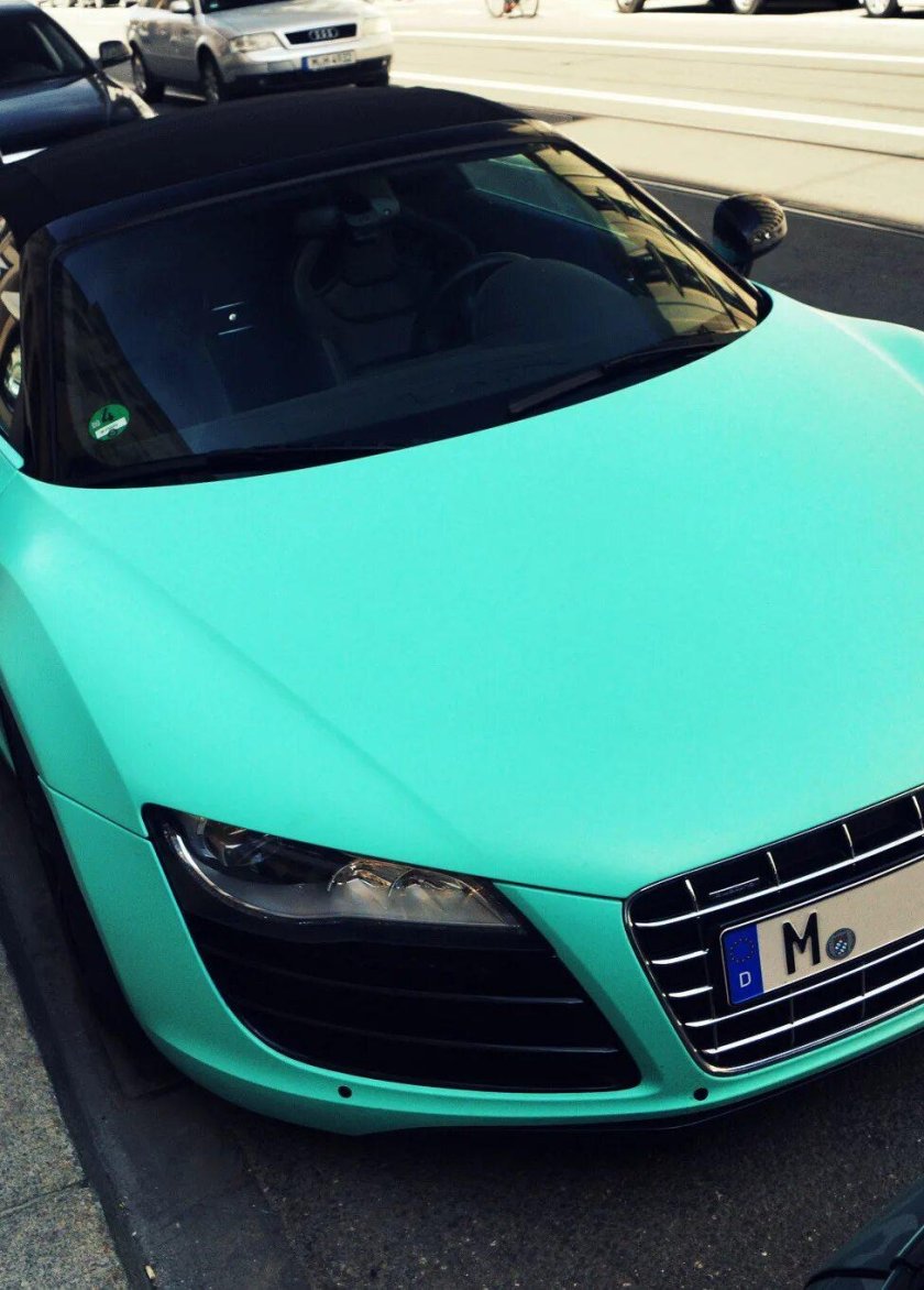 Бирюзовая машина