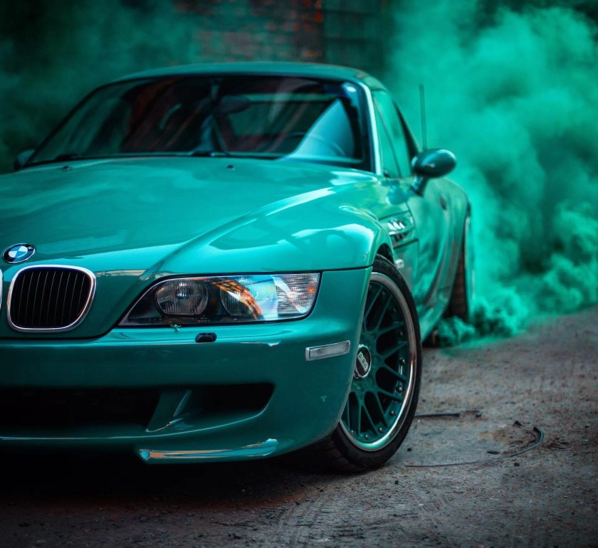 Зеленая БМВ