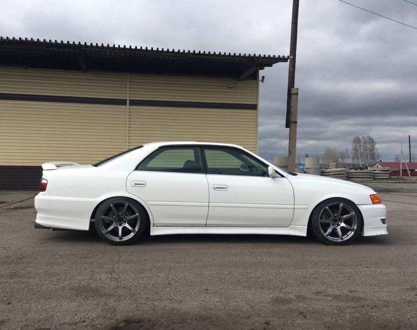 Toyota Chaser 100 White