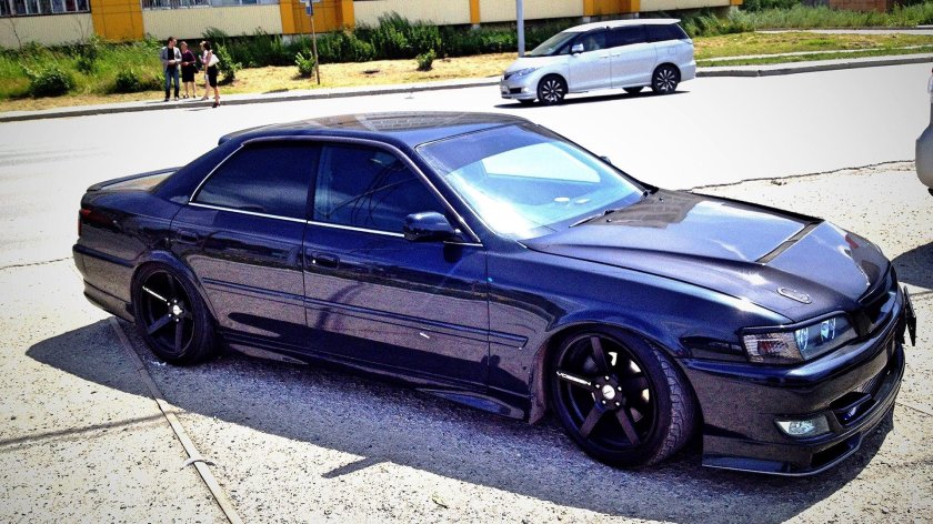 Toyota Chaser 100 фиолетовый