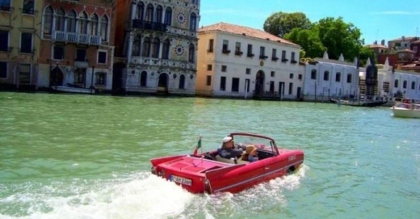 Авто в воде