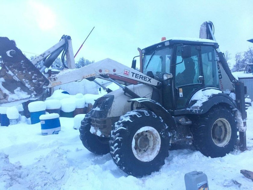 Экскаватор погрузчик Terex равноколесный