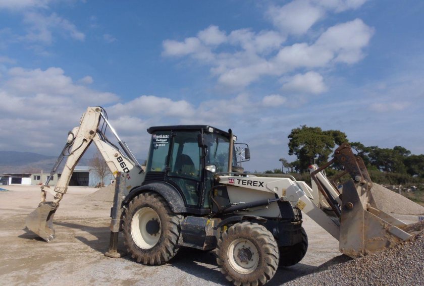 Экскаватор-погрузчик Terex 860