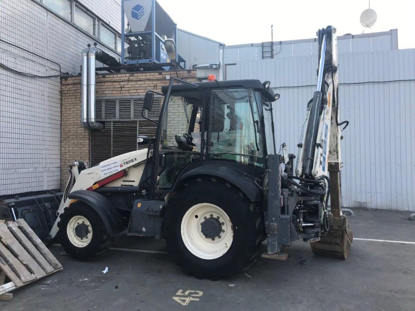 Terex TLB 825
