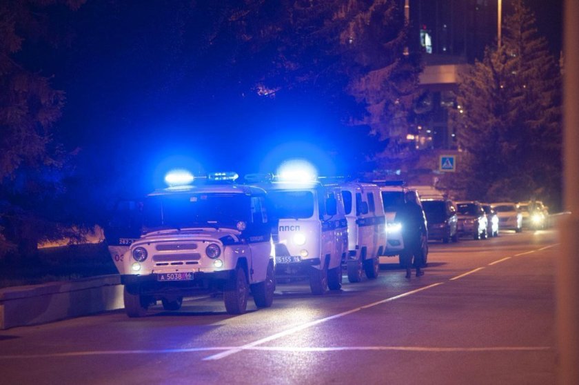 Полицейская машина мигалка ночь УАЗ