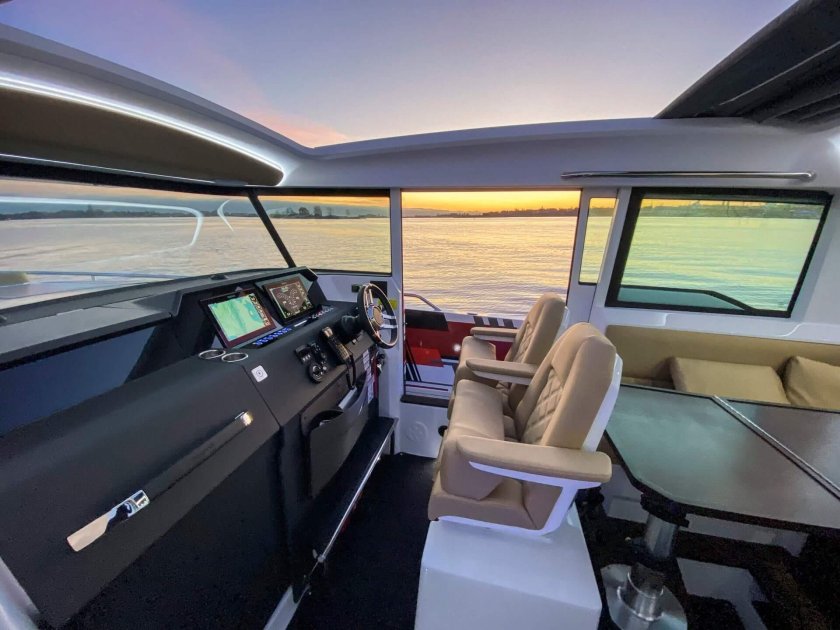 Axopar 37 XC Cross Cabin