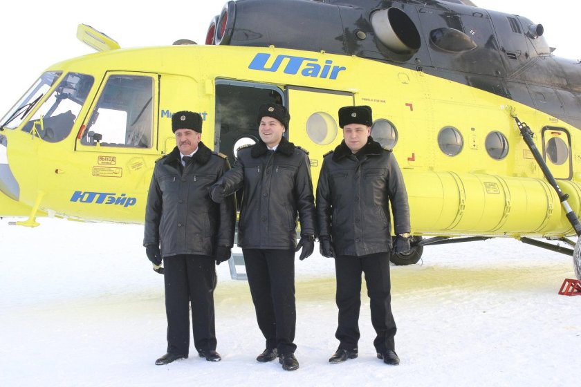 Вертолёт ми-8 ЮТЭЙР пилот