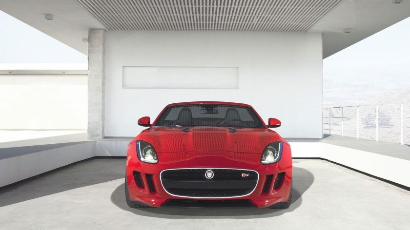 Jaguar f Type Red