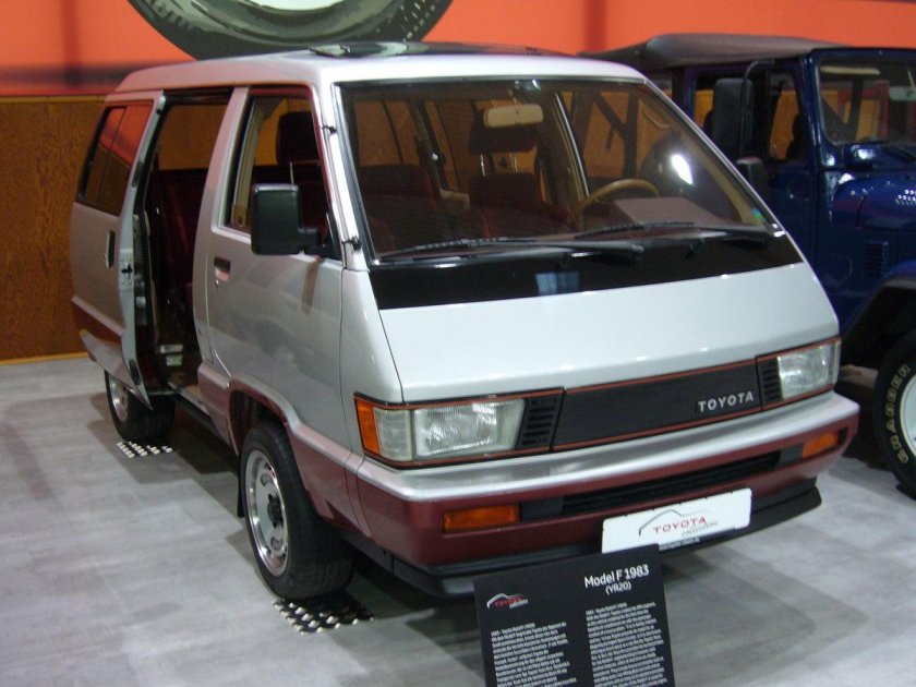 Toyota van 1984