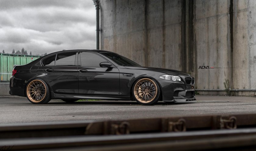 BMW m5 f10 adv1