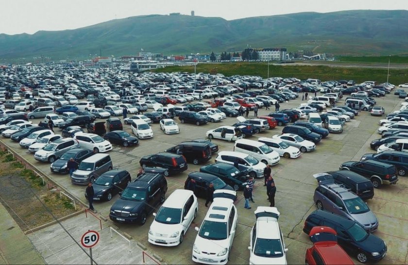 Руставский авторынок в Грузии