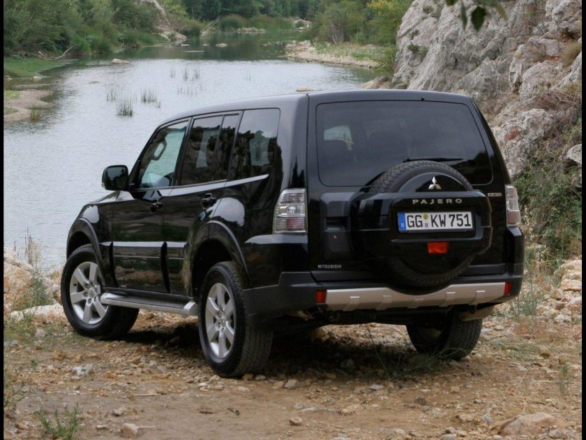 Mitsubishi Pajero 4