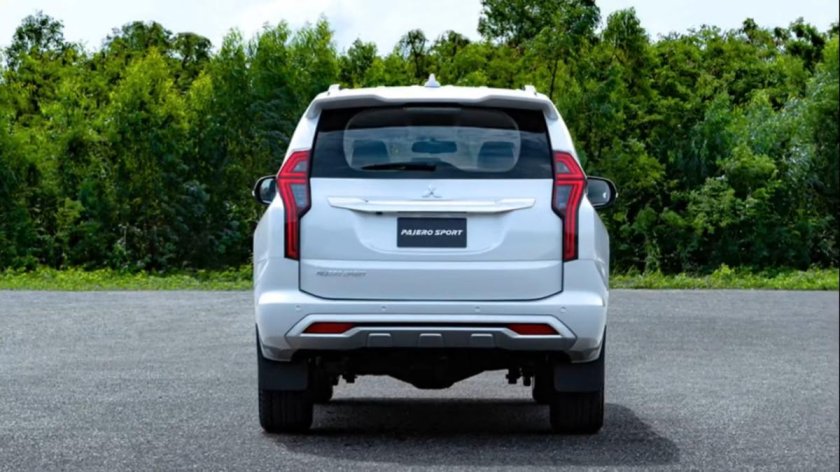 Митсубиси Паджеро спорт 3 сзади