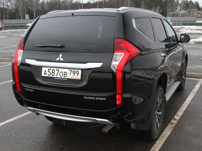 Mitsubishi Pajero Sport 2022 сзади