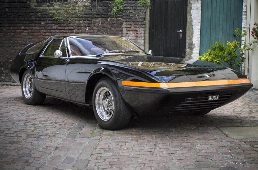 Ferrari 365 GTB/4 Daytona shooting Brake