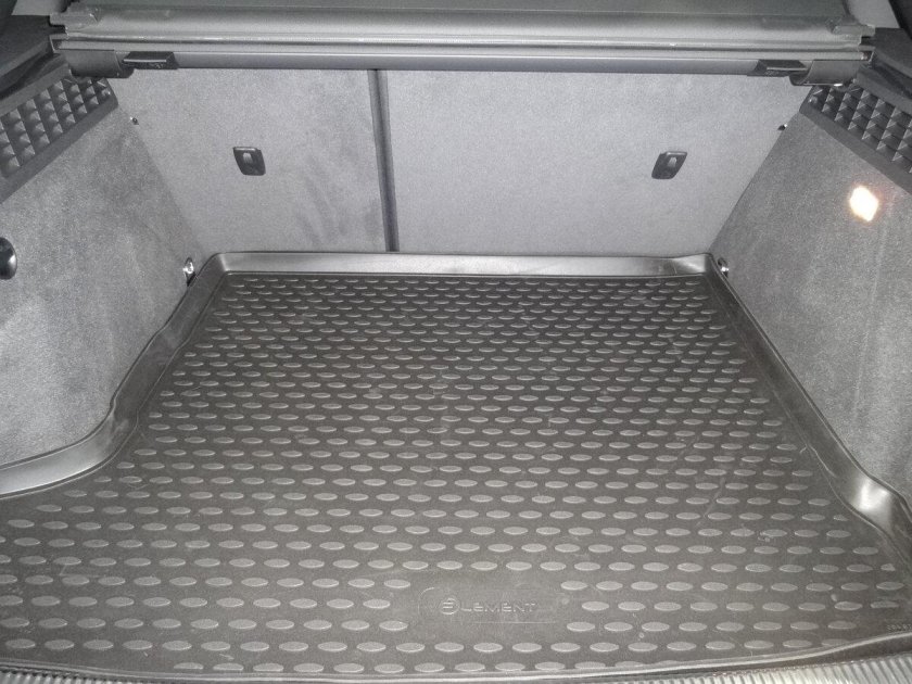 Audi q3 u8 багажник