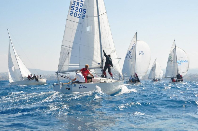 Яхта парусная регата