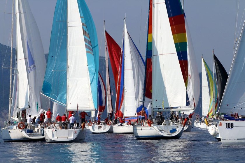 Яхта парусная регата