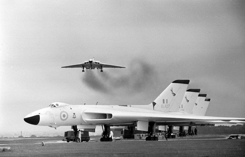 Виккерс Вэлиант