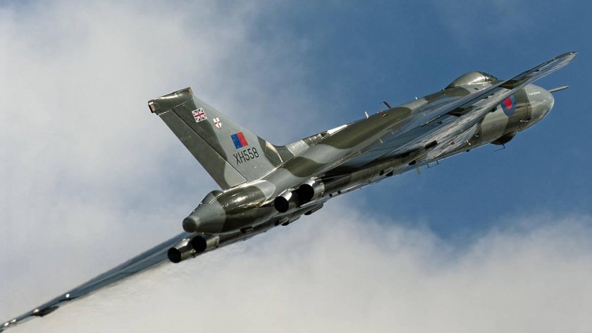 Avro Vulcan xh558