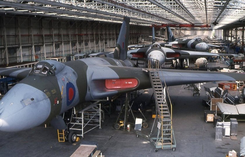 Avro Vulcan самолет