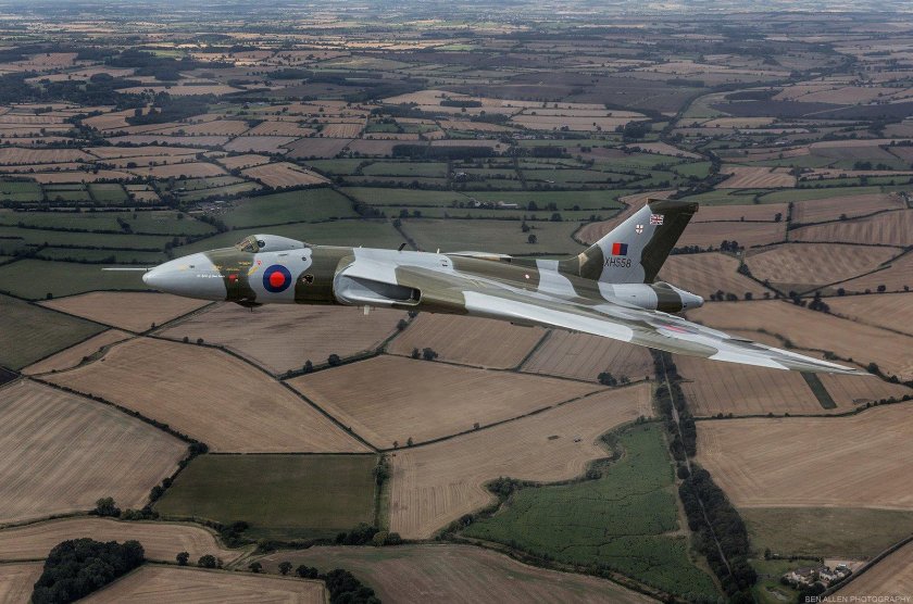 Бомбардировщик Авро вулкан