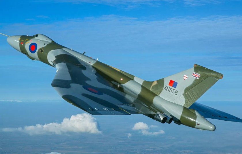 Avro Vulcan xh558
