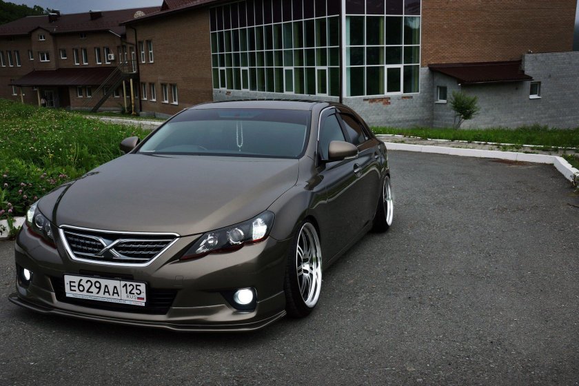 Тойота марк х